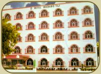 Deluxe Hotel Pushp Villa Agra India
